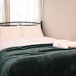 Dione Central Loft
